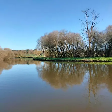 Hebergement Canal Val D'Oust Exterior photo